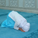 Kadın, kadınlara namaz kıldırabilir mi?