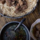 Hayatta kalma mücadelesi veren Gazzeli çocuk Türkiye'den gönderilen etle yemek yaptı