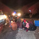 Ayvacık'ta 64 kaçak göçmen ile 3 göçmen kaçakçısı şüphelisi yakalandı