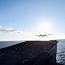 Türkiye: Le drone Bayraktar TB3 décolle du porte-drone TCG Anadolu