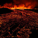 İzlanda'nın kalbinde yanardağ patlaması: 3 kilometrelik çatlak oluştu