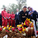 Galatasaray'da Okan Buruk ve futbolcular Yiğit Kurt'un mezarını ziyaret etti