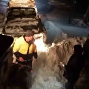 Kar kalınlığının 1,5 metre olduğu yaylada 12 kişi mahsur kaldı