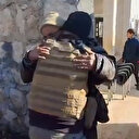 Esed rejimi tarafından yerinden edilen Suriyeli gazeteci yıllar sonra babasına Halep'te kavuştu