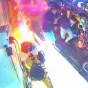 Diyarbakır'da tiner dökülen sobanın bomba gibi patladığı anlar kameralara yansıdı