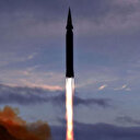 Husiler İsrail'e ait hava üssünü hipersonik füzeyle vurdu