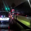 Beşiktaş'ta bozulan İETT otobüsü geri kayıp araçlara çarptı