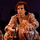 ’پیدا ہوا تو کان میں پہلی سرگوشی طبلے کی دھن تھی‘، انڈیا کے معروف استاد ذاکر حسین انتقال کرگئے