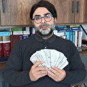 Bakırköylü esnaf sahte dolar mağduru: '4 kez makineden geçirdim, dördünde de...'