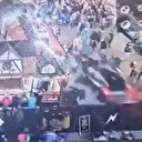 Almanya'da bir saldırgan aracıyla şehir merkezindeki kalabalığa daldı: İşte o görüntüler