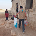 Aziz Mahmûd Hüdâyi Vakfı Suriye’de rejimden devralınan bölgelere yardım elini uzatıyor