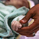 Gazze'de bebekler donarak ölüyor