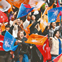 AK Parti'de kongreler yarılandı