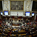 Fransa’da hükümet düştü: Merkez sağ güvenoyu alamadı