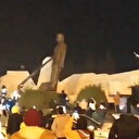 Hama'nın şehir merkezindeki Hafız Esed heykeli Suriyeli muhalifler tarafından devrildi