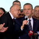 Özgür Özel konuşma yaparken kulağına fısıldayan vekile sinirlendi: Dur ağabey biliyorum