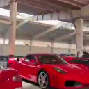 Başkanlık sarayındaki garajda Esed'in milyonluk araçları böyle görüntülendi