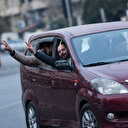 Rejim karşıtı güçler Suriye'nin başkenti Şam'ın merkezine giriyor: Başkentteki Suriyeliler kutlama yaptı 