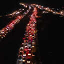 Şam'a yoğun akın: Suriyeliler memleketine kavuşuyor