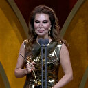 Ebru Yaşar ödülünü Filistin ve Suriye'deki kız çocuklarına armağan etti