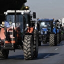 Grèce: les agriculteurs intensifient leur mobilisation avec des centaines de tracteurs