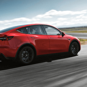 Otomobil devinden piyasaları alt üst edecek bir hamle daha: Fiyatları yarı yarıya indirdi