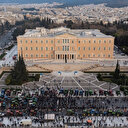 Grèce: plus de cent tracteurs devant le Parlement à Athènes