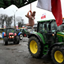 Pologne: les agriculteurs bloquent une centaine de routes et les passages vers l'Ukraine