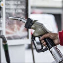 Benzin ve motorine iki günde 3 liralık indirim: Gece yarısı pompaya yansıdı