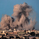 L'armée israélienne fait exploser un pâté de maisons à Khan Younès