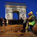 Arc de Triomphe à Paris bloqué par des agriculteurs: 66 interpellations