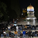 İşgalin gölgesinde ilk teravih: Terör devletinin engellemelerine rağmen Filistinliler Mescid-i Aksa'ya akın etti