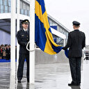 Le drapeau suédois hissé au siège de l'Otan, l'Alliance "plus grande et plus forte"