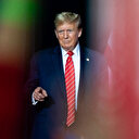 Trump demande le report de son procès pénal historique à New York 