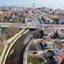 Bu çayın iki yakasındaki komşular 3 dakika arayla oruçlarını açıyor