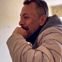 Filistinli adam katil İsrail'in eşi ve çocuklarını öldürdüğü evinde duygu dolu anlar yaşadı