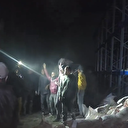 Gazzeliler un çuvallarını güvene alınca sevince boğuldu