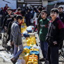 Refah kentinde su sıkıntısı: Filistinliler Ebrar Camii sebilinden dağıtılan temiz sudan alabilmek için sıraya girdi