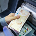 Milyonlarca emekli merakla bekliyordu! Banka promosyonlarında başvurular başladı: İşte banka banka ödenecek ücretler