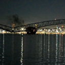 ABD’de geminin çarptığı köprü üzerindeki araçlarla denize gömüldü