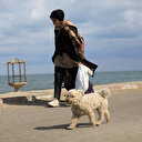 Les Palestiniens migrent vers Deir Al-Balah après avoir été déplacés de l'hôpital Al-Shifa