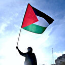 France: un drapeau palestinien géant déployé devant la mairie de Nice