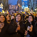 DEM Parti İBB Eş Başkan Adayı Beştaş Taksim’de Kadınlar Günü yürüyüşüne katıldı: PKK’lı teröristlerin fotoğrafları gösterildi