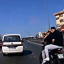 Küçükçekmece'de trafiği tehlikeye atan motosikletli magandalar kamerada