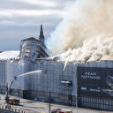 Incendie spectaculaire en cours à la vieille Bourse de Copenhague