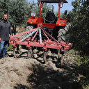 Bahçesini çapalarken küp buldu: Çıkanlara inanamadı! Zeytinin iyi olmasını beklerken altın hasat ettik