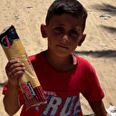 Çadırda yokluk içinde yaşayan Gazzeli çocuğun cömertliği izleyenleri şaşkına uğrattı