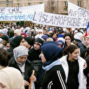 Paris: La marche contre le racisme et l'islamophobie, interdite puis autorisée, s'élance de Barbès