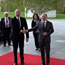 Azerbaycan Cumhurbaşkanı Aliyev Almanya'da: Alman Başbakan Scholz tarafından karşılandı