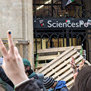 Sciences Po Paris: des étudiants manifestent en solidarité avec le peuple palestinien